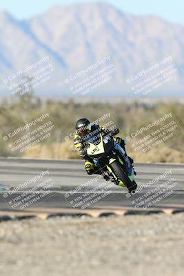 media/Dec-06-2025-CVMA (Sat) [[4a896cc04c]]/Race 9-500-400-350 Supersport/